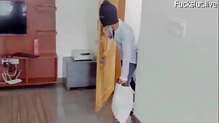 Delivery Boy Ne Bhabhi Ko Jabar Dasti Choda