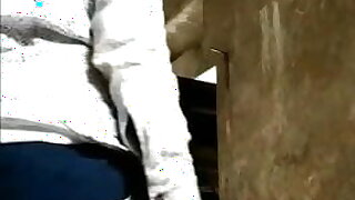 Desi girl fucking bf in open door