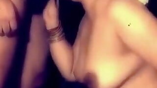 Dever Ne Apni Pdos vaali Moti Bhabi Ko Choda