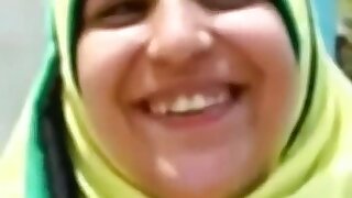 Desi neighbour Lusty aunty park sucking cock cheating