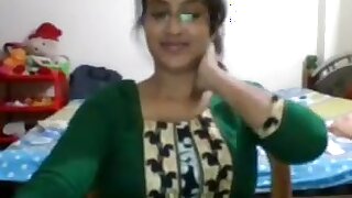 Desi babe showing on cam