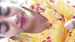 Desi College girlfriend fuck in oyo (Hindi audio)